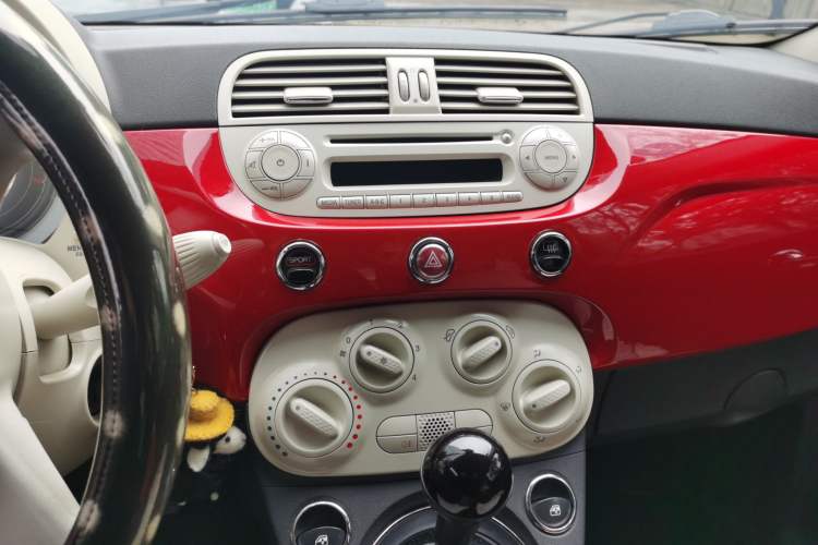 Used Fiat 500 2011 1.4L Fashion Edition Audio And AC Panel
