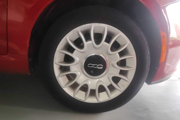 Used Fiat 500 2011 1.4L Deluxe Edition Exterior 7