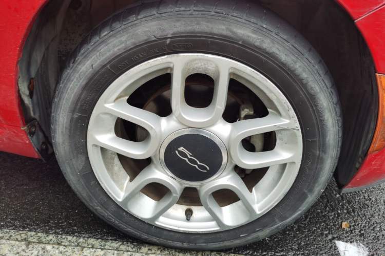 Used Fiat 500 2011 1.4L Fashion Edition Right Front Wheel Hub