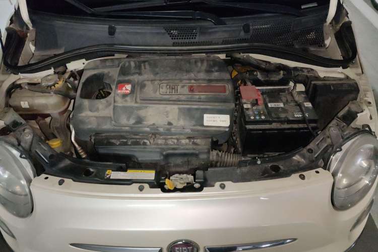 Used Fiat 500 2011 1.4L Deluxe Edition Engine Bay