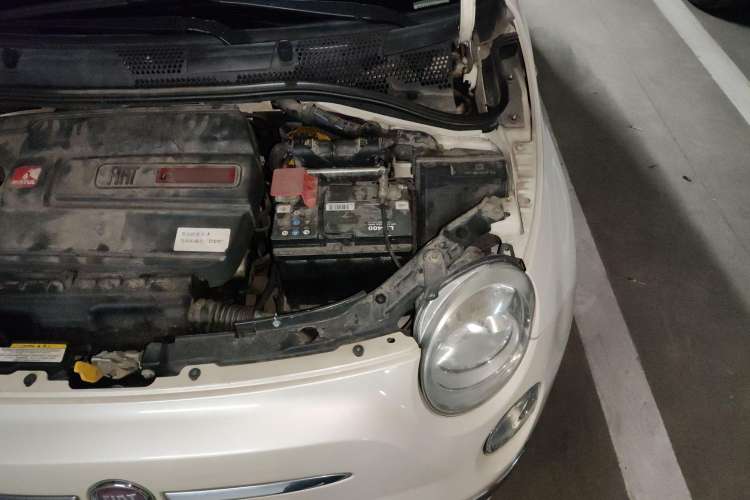 Used Fiat 500 2011 1.4L Deluxe Edition Engine Bay Left