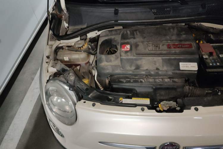Used Fiat 500 2011 1.4L Deluxe Edition Engine Bay Right
