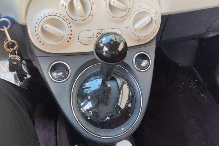Used Fiat 500 2011 1.4L Fashion Edition Gear Lever