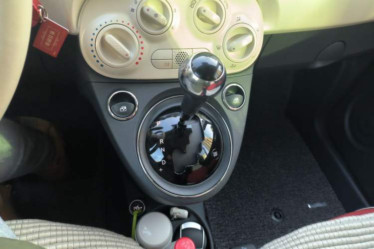 Used Fiat 500 2011 1.4L Fashion Edition Gear Lever