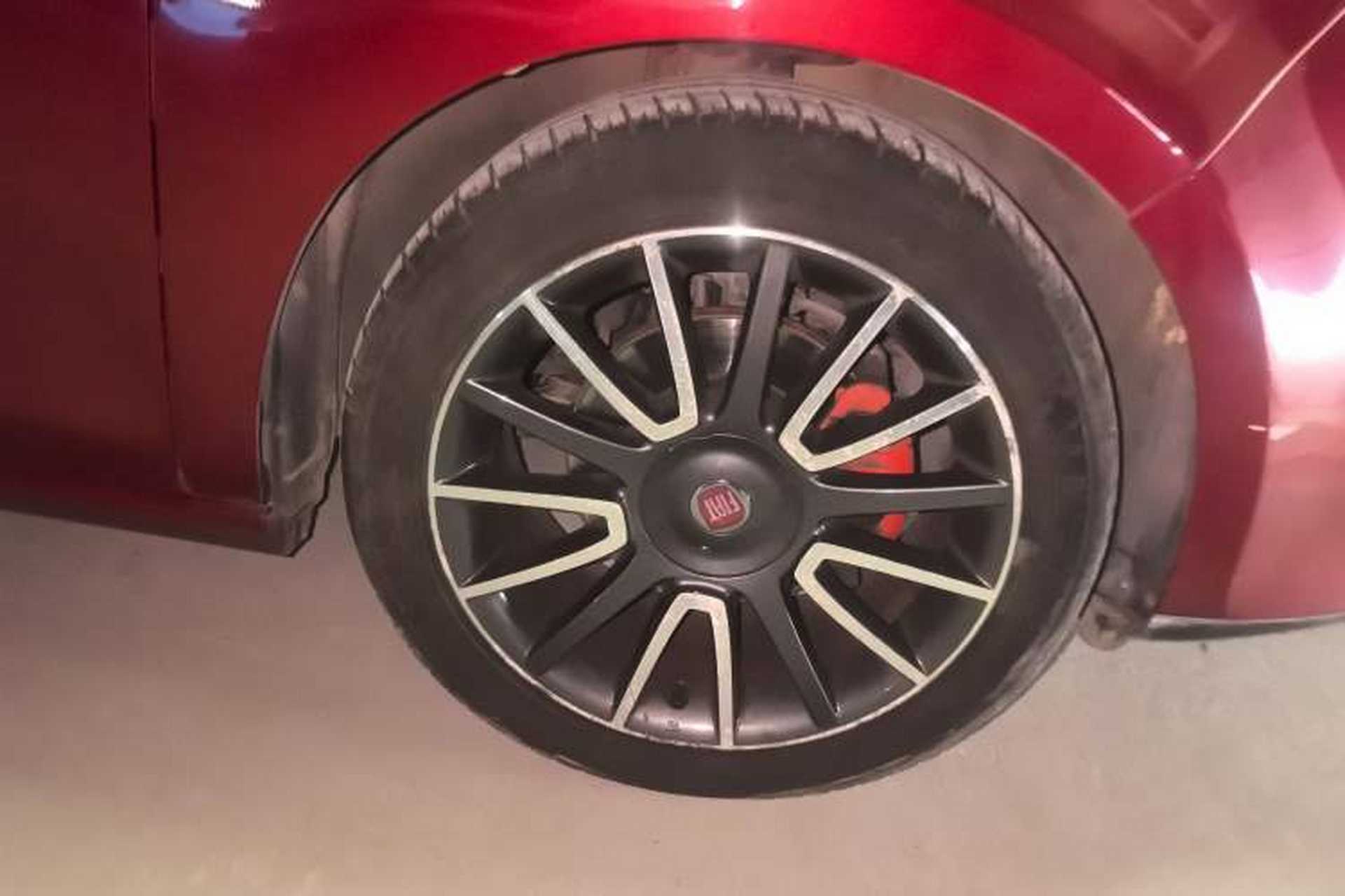 Used Fiat Bravo 2008 1.4T Manual Sport Edition Right Front Wheel Hub