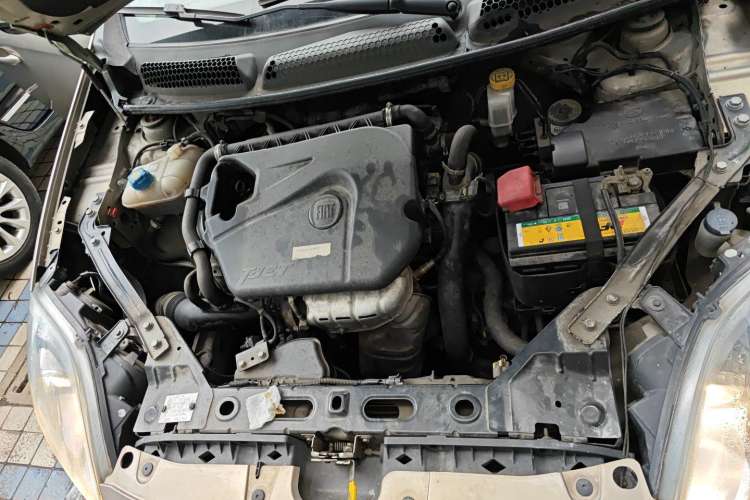 Used Fiat Bravo 2011 1.4T AMT Fashion Edition Engine Bay