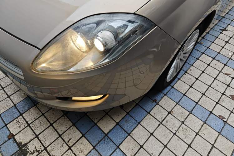 Used Fiat Bravo 2011 1.4T AMT Fashion Edition Left Front Headlight