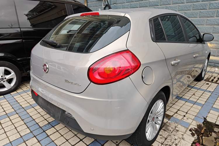 Used Fiat Bravo 2011 1.4T AMT Fashion Edition Rear Right 45 Deg