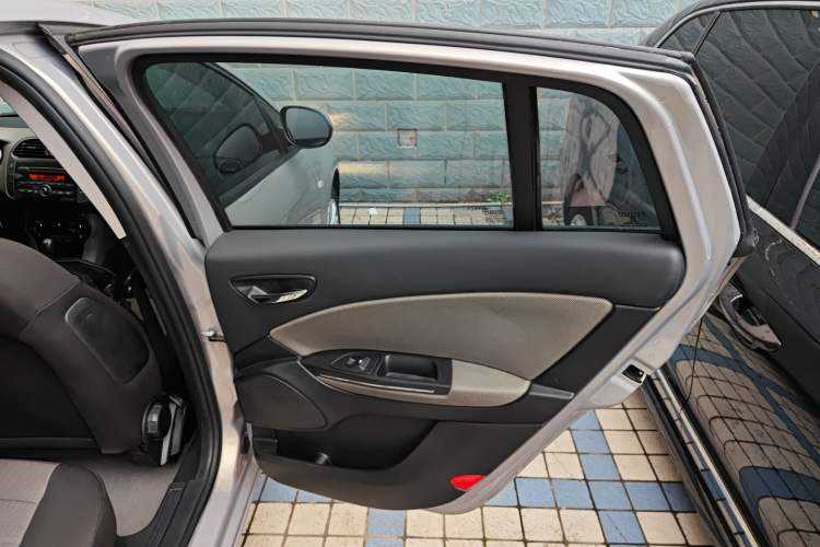 Used Fiat Bravo 2011 1.4T AMT Fashion Edition Right Rear Door Interior