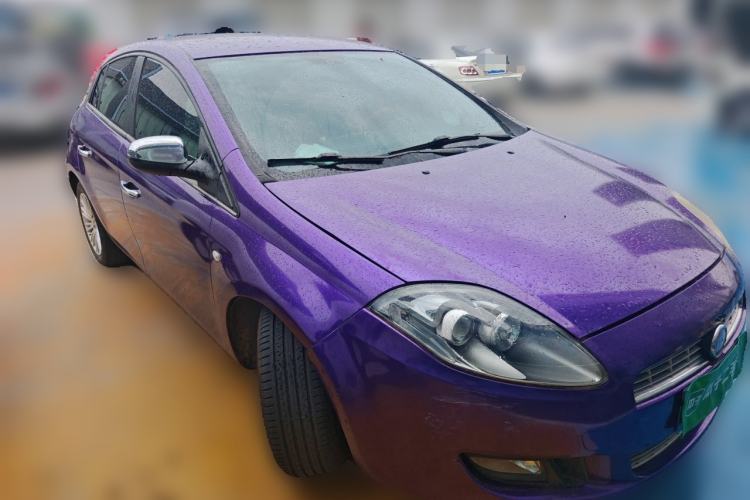 Used Fiat Bravo 2011 1.4T AMT Comfort Edition Front Right 45 Deg