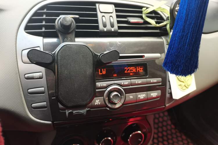 Used Fiat Bravo 2011 1.4T AMT Comfort Edition Audio And AC Panel