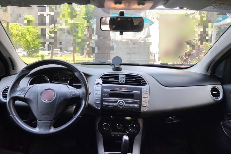 Used Fiat Bravo 2011 1.4T AMT Fashion Edition Center Console