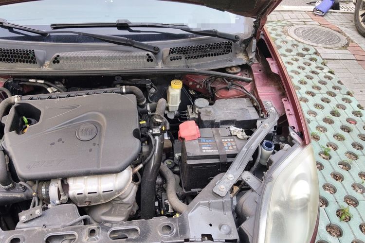 Used Fiat Bravo 2011 1.4T AMT Fashion Edition Engine Bay Left