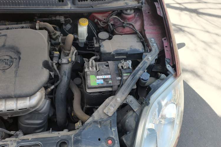 Used Fiat Bravo 2011 1.4T AMT Comfort Edition Engine Bay Left