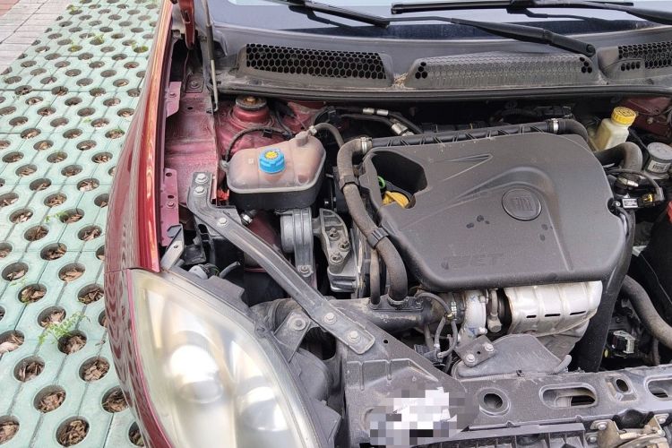Used Fiat Bravo 2011 1.4T AMT Fashion Edition Engine Bay Right