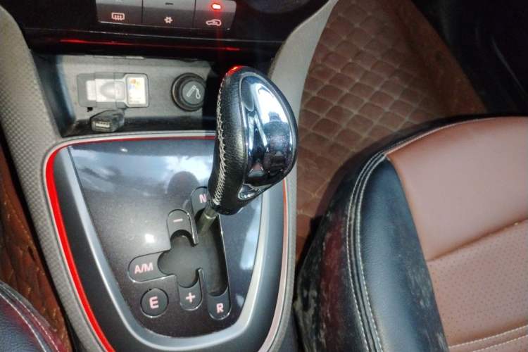Used Fiat Bravo 2011 1.4T AMT Comfort Edition Gear Lever
