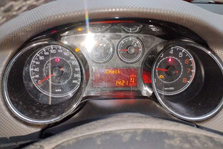 Used Fiat Bravo 2011 1.4T AMT Comfort Edition Instrument Cluster
