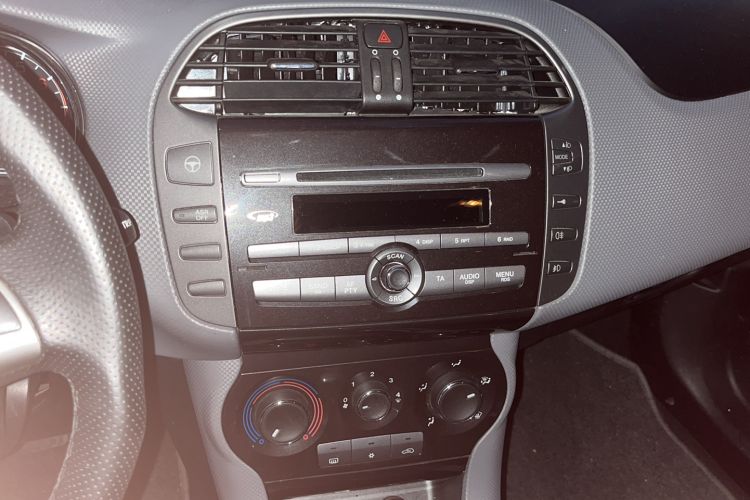 Used Fiat Bravo 2011 1.4T AMT Comfort Edition Interior 3