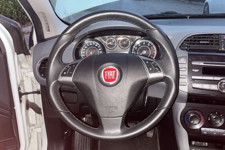 Used Fiat Bravo 2011 1.4T AMT Comfort Edition Steering Wheel