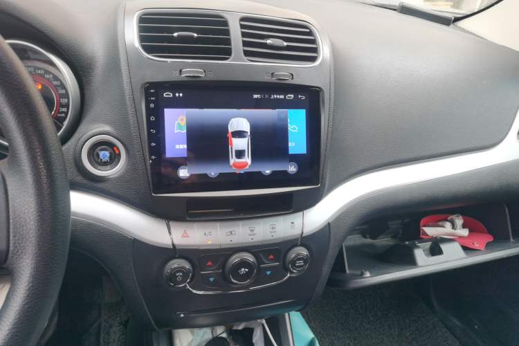 Used Fiat Freemont 2012 2.4L Comfort Edition Audio And AC Panel