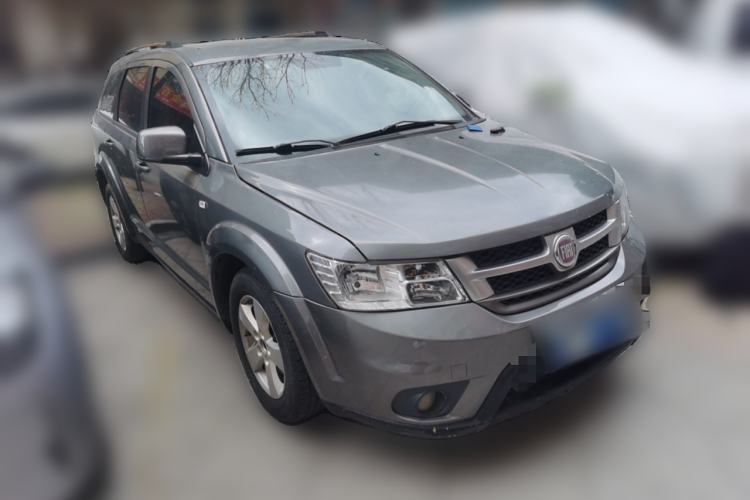 Used Fiat Freemont 2012 2.4L Comfort Edition Front Right 45 Deg