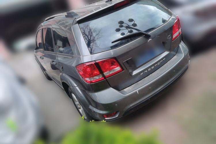 Used Fiat Freemont 2012 2.4L Comfort Edition Rear Left 45 Deg