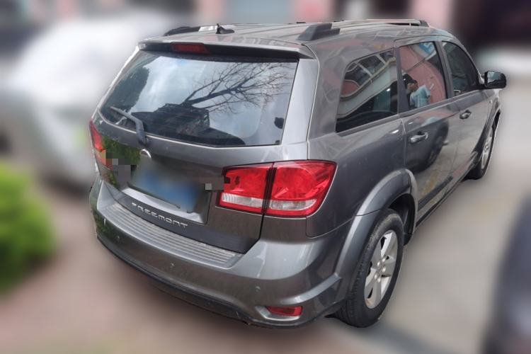 Used Fiat Freemont 2012 2.4L Comfort Edition Rear Right 45 Deg