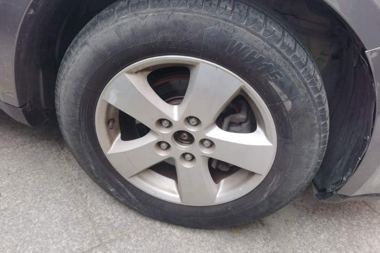 Used Fiat Freemont 2012 2.4L Comfort Edition Right Front Wheel Hub