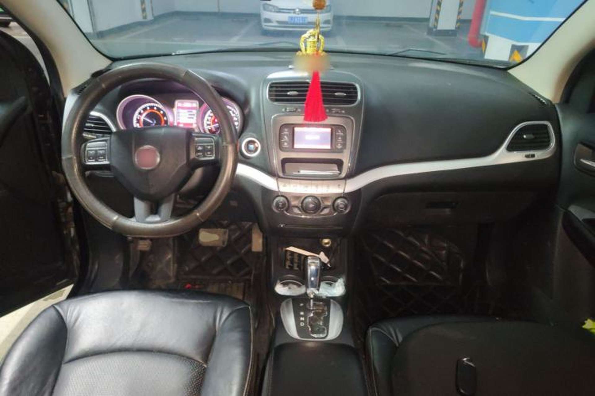 Used Fiat Freemont 2012 2.4L Comfort Edition Center Console
