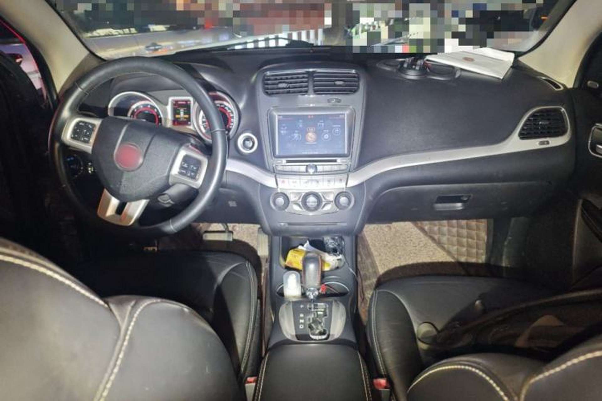 Used Fiat Freemont 2012 2.4L Luxury Edition Center Console