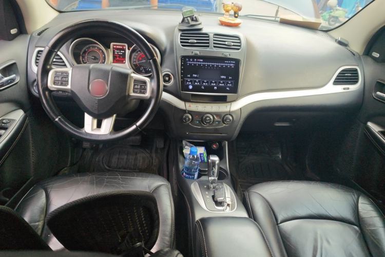 Used Fiat Freemont 2012 2.4L Luxury Edition Center Console