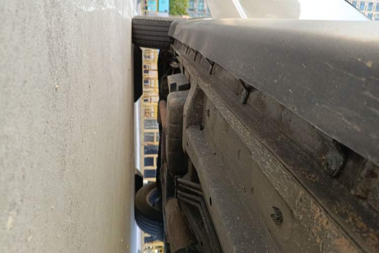Used Fiat Freemont 2012 2.4L Comfort Edition Chassis Front Right