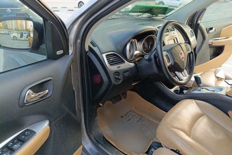 Used Fiat Freemont 2012 2.4L Comfort Edition Driver Seat