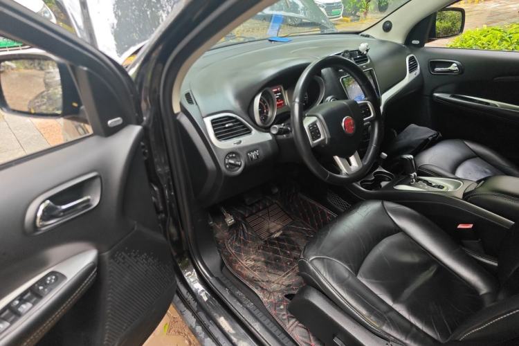 Used Fiat Freemont 2012 2.4L Luxury Edition Driver Seat