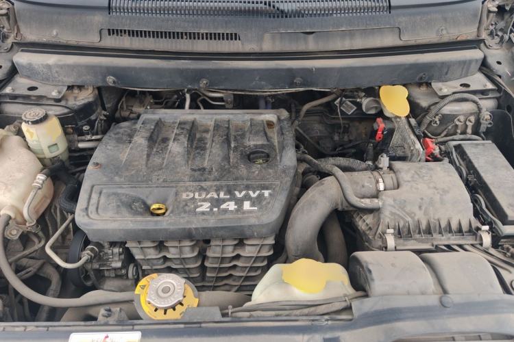 Used Fiat Freemont 2012 2.4L Luxury Edition Engine Bay
