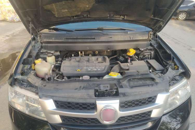 Used Fiat Freemont 2012 2.4L Luxury Edition Engine Bay