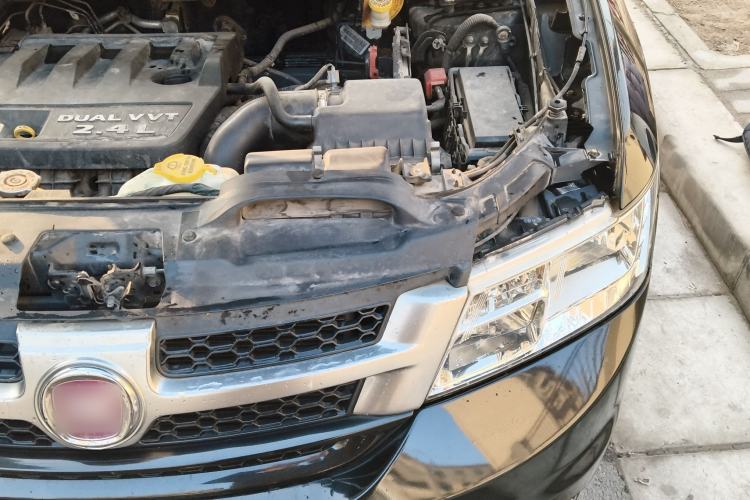Used Fiat Freemont 2012 2.4L Comfort Edition Engine Bay Left