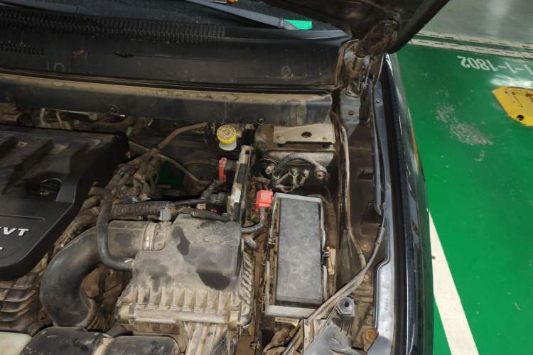 Used Fiat Freemont 2012 2.4L Luxury Edition Engine Bay Left