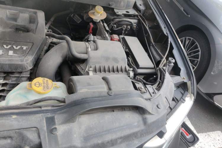 Used Fiat Freemont 2012 2.4L Luxury Edition Engine Bay Left