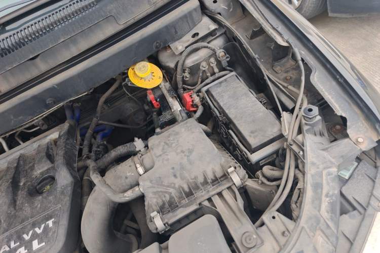 Used Fiat Freemont 2012 2.4L Luxury Edition Engine Bay Left