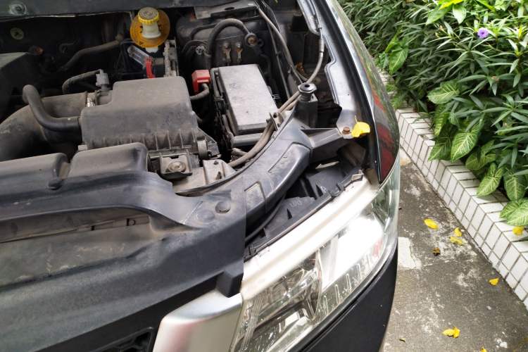Used Fiat Freemont 2012 2.4L Luxury Edition Engine Bay Left