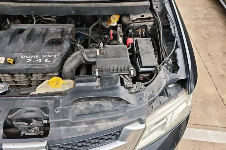 Used Fiat Freemont 2012 2.4L Luxury Edition Engine Bay Left