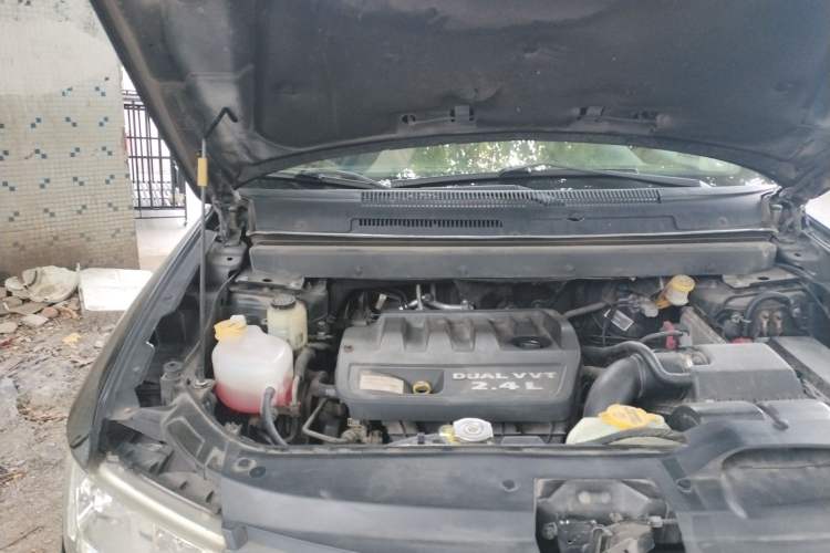Used Fiat Freemont 2012 2.4L Luxury Edition Engine Bay Right