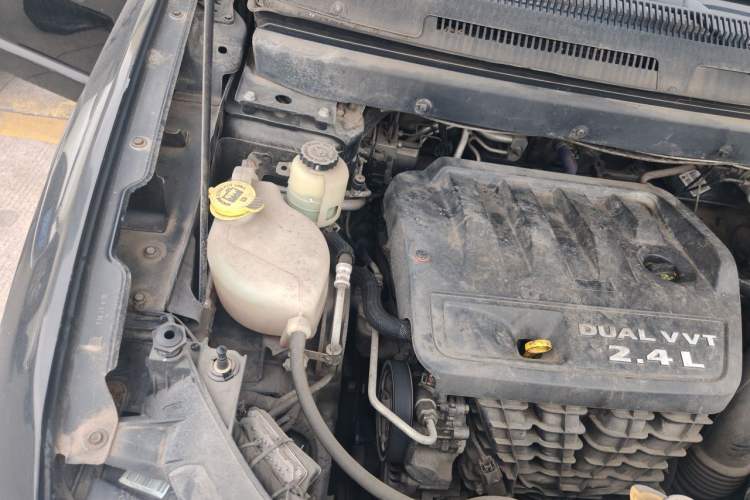 Used Fiat Freemont 2012 2.4L Luxury Edition Engine Bay Right