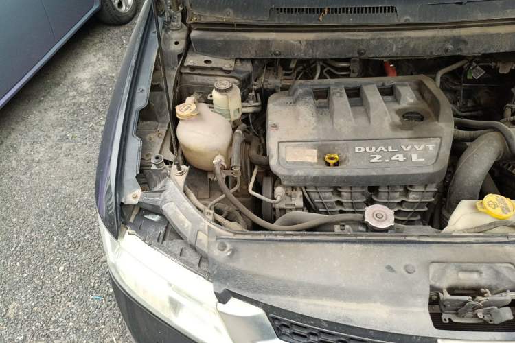 Used Fiat Freemont 2012 2.4L Luxury Edition Engine Bay Right