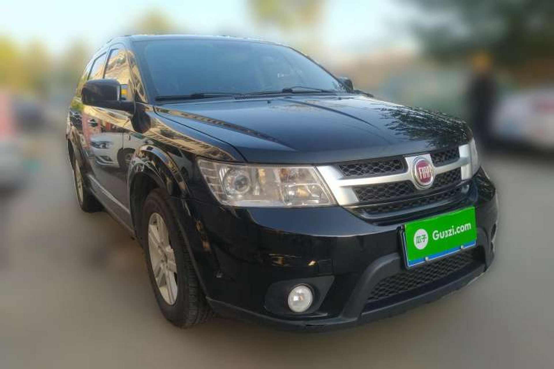 Used Fiat Freemont 2012 2.4L Luxury Edition Front Right 45 Deg