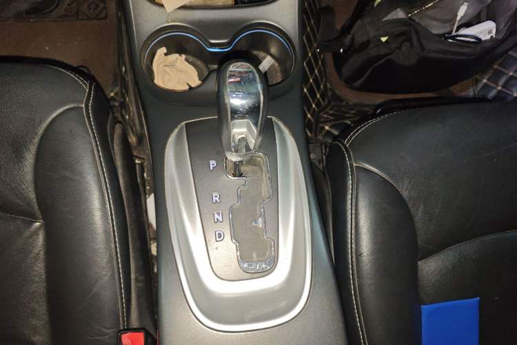 Used Fiat Freemont 2012 2.4L Luxury Edition Gear Lever