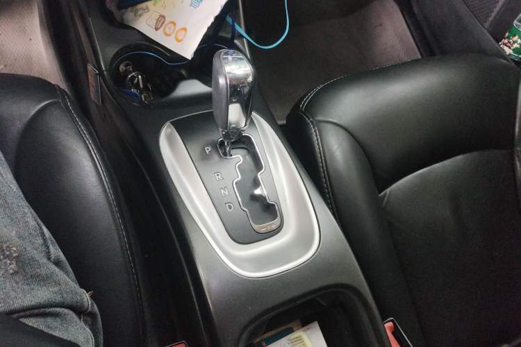Used Fiat Freemont 2012 2.4L Luxury Edition Gear Lever