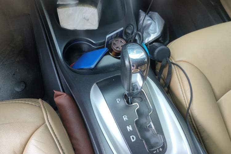 Used Fiat Freemont 2012 2.4L Luxury Edition Gear Lever