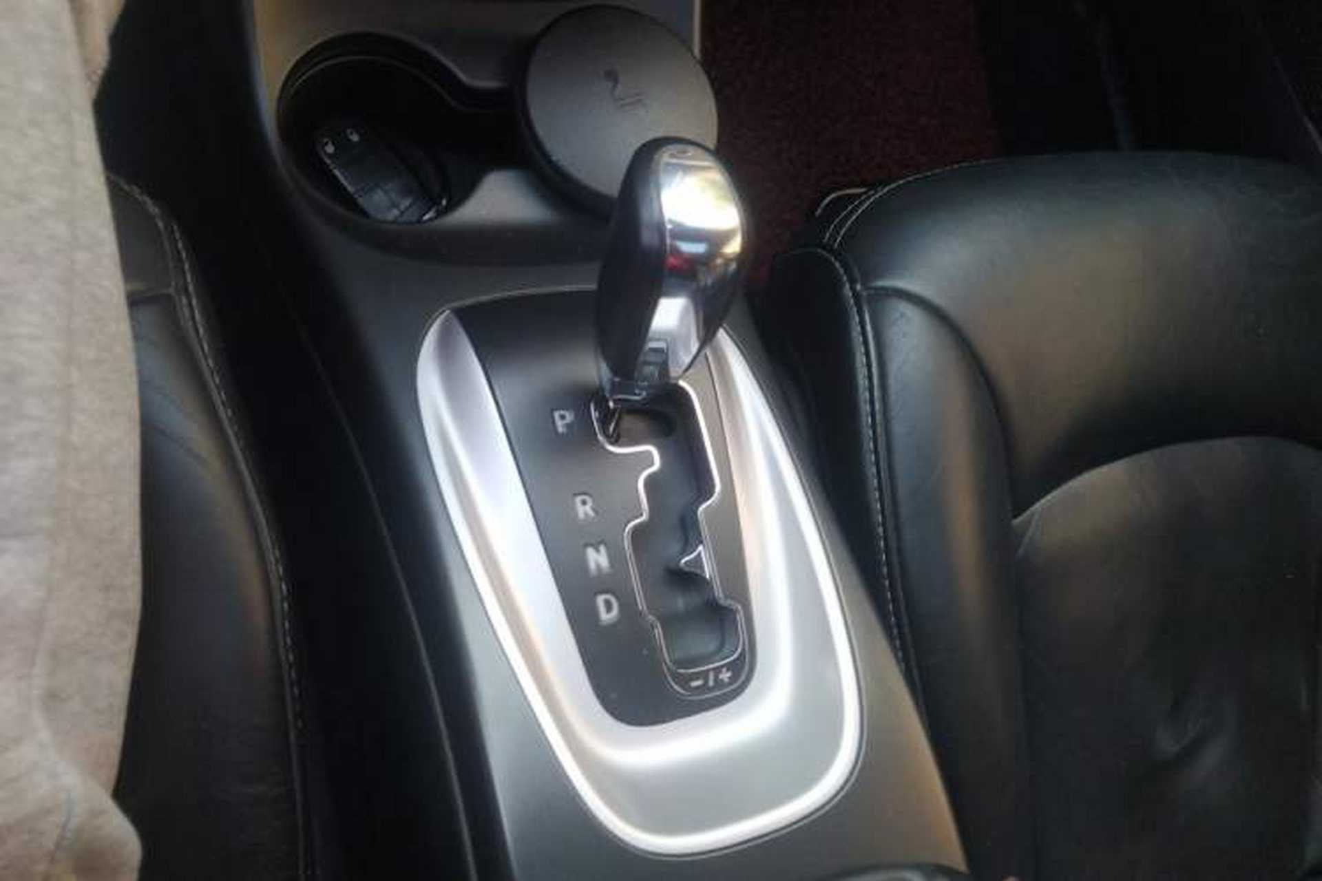 Used Fiat Freemont 2012 2.4L Luxury Edition Gear Lever